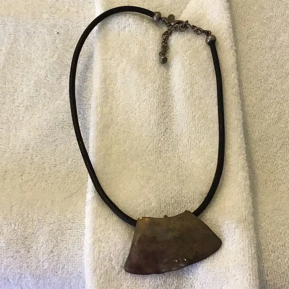 Worn 1x, tarnish look hammered metal pendant necklace. 15” x 3” extension. - Picture 4 of 4